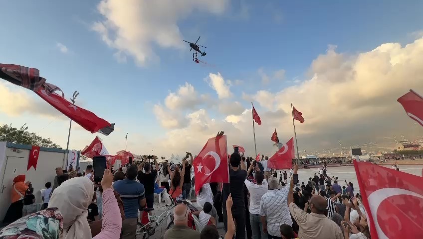 Çelik Kanatlar İskenderun Körfezinde Gösteri Yaptı