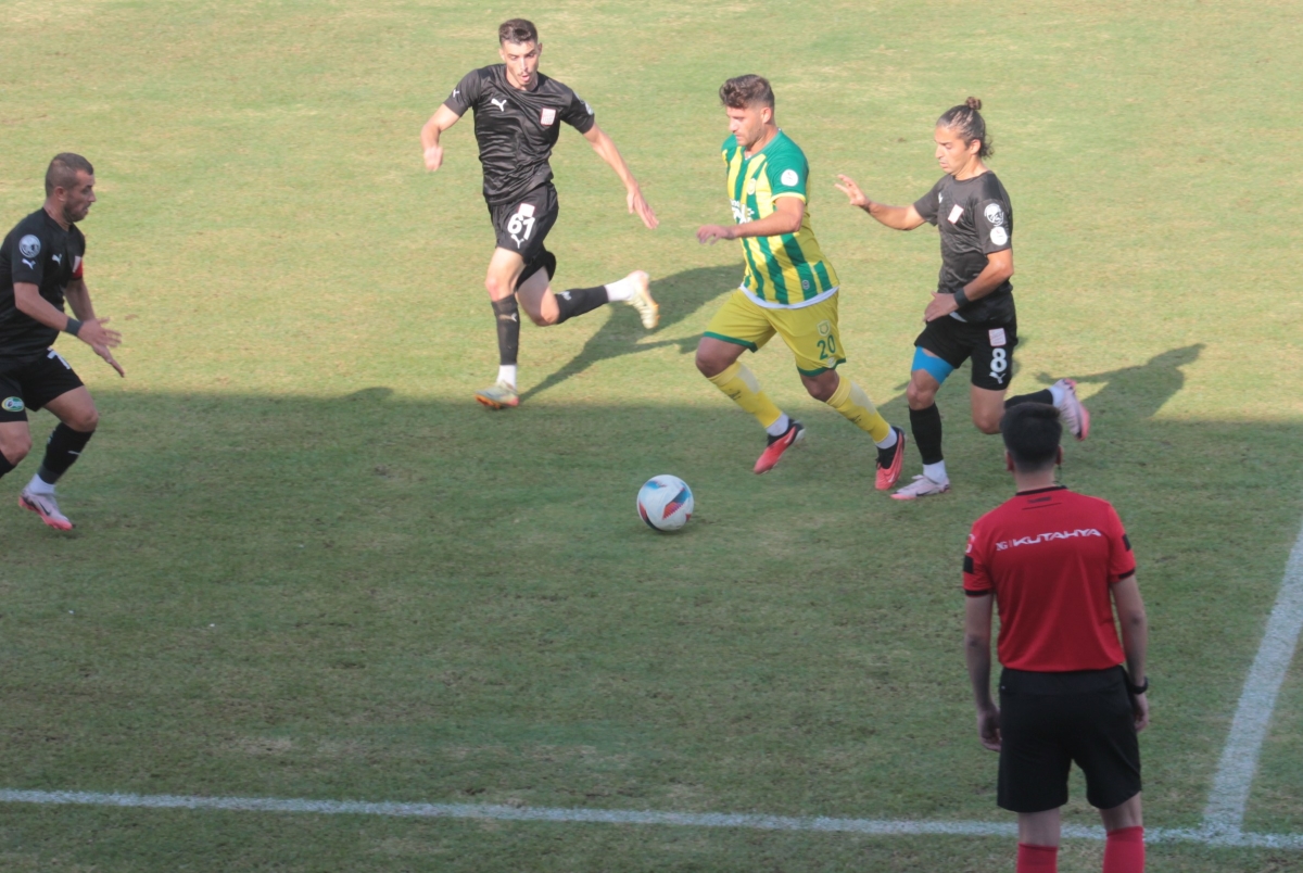 Osmaniyespor Ayvalıkgücü Bld Futbolc 7 Ocak Stadı 1