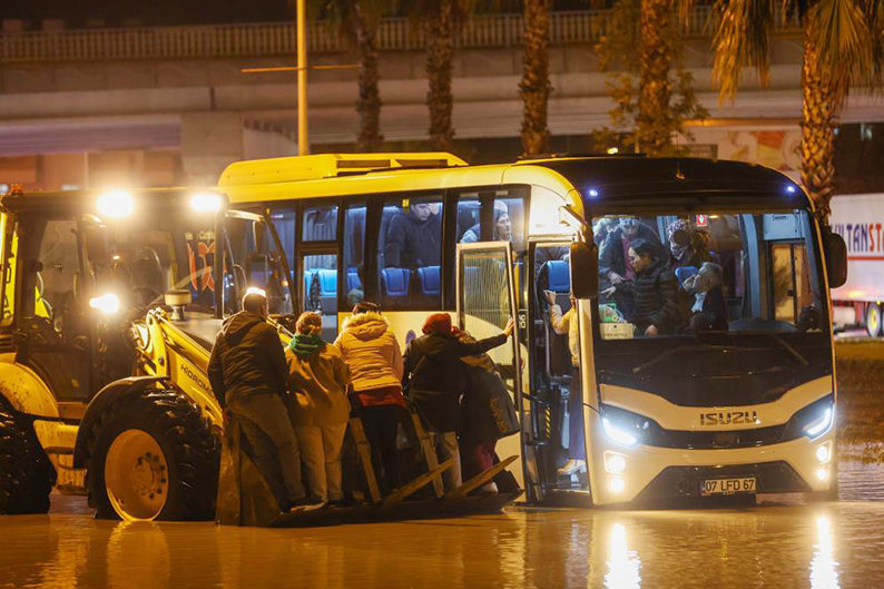 Antalya Sel Baskın-1