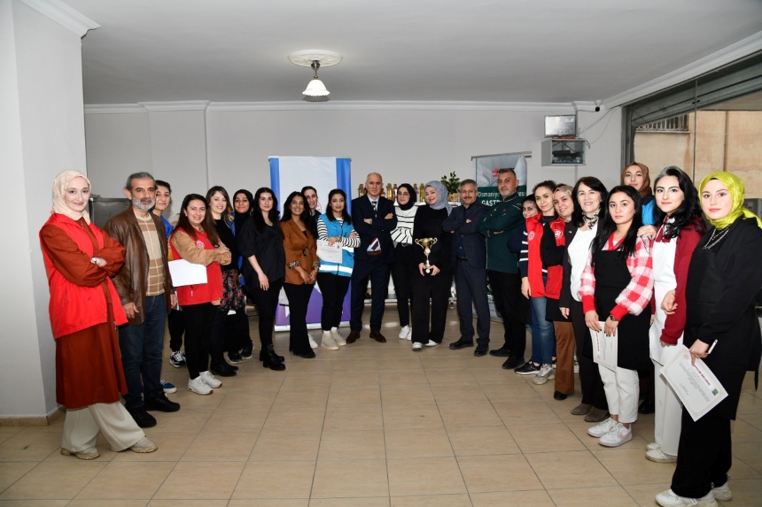 Gastronomi̇ Merkezi̇ “Ni̇nemi̇n Tari̇fleri̇ Workshop” Projesi̇nde Üni̇versi̇te Öğrenci̇leri̇ni̇ Ağirladi (18)