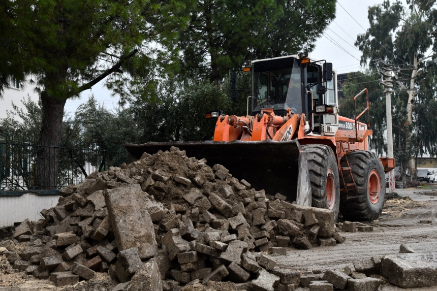 İskender Türkmen Caddesi̇ Yeni̇lenen Yüzüne Kavuşuyor (13)