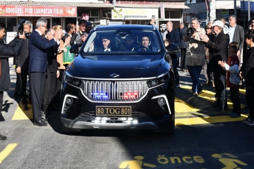 Sicak Asfalt Seri̇mi̇ Tamamlanan Şehi̇t Pinar Akdağ Sokak Yeni̇lenen Yüzüyle Hi̇zmete Alindi (10)