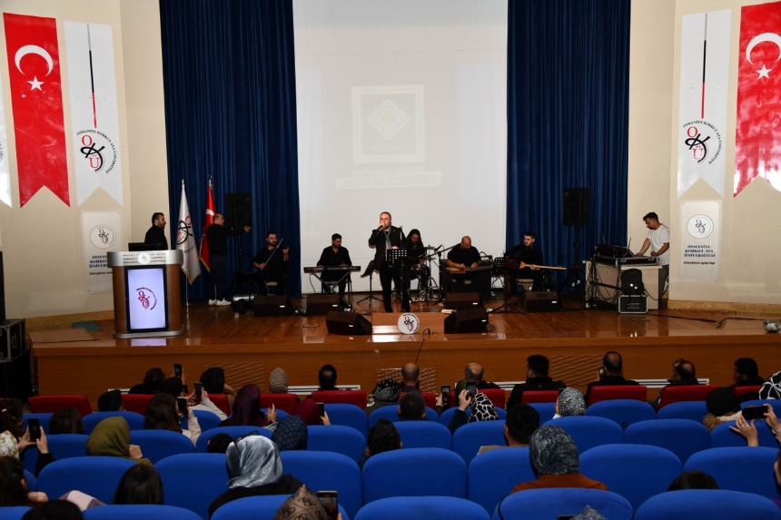 Tasavvuf Müzi̇ği̇ni̇n Sevi̇len Sanatçisi Mustafa Ci̇hat, Osmani̇ye’de Konser Verdi̇ (6)