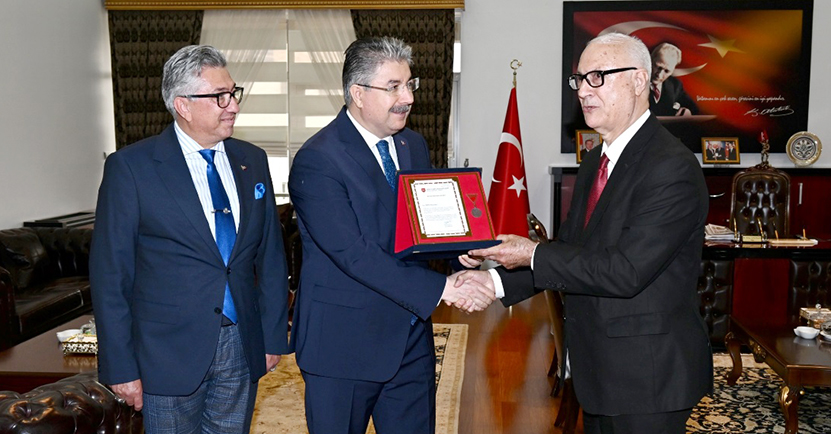 Mansur Işıkbol Vali Erdinç Yılmaz2