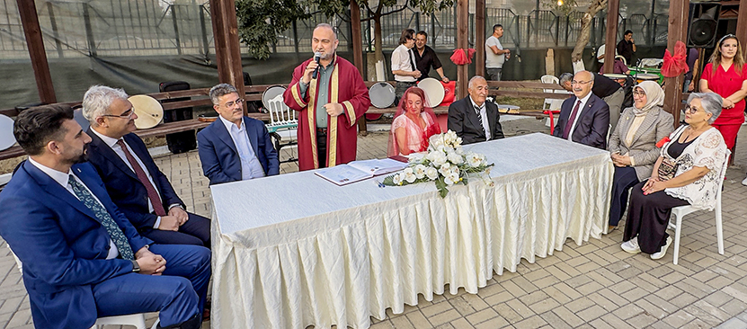 65 Ve 75 Yaşındaki Çift Nikah Masasında3