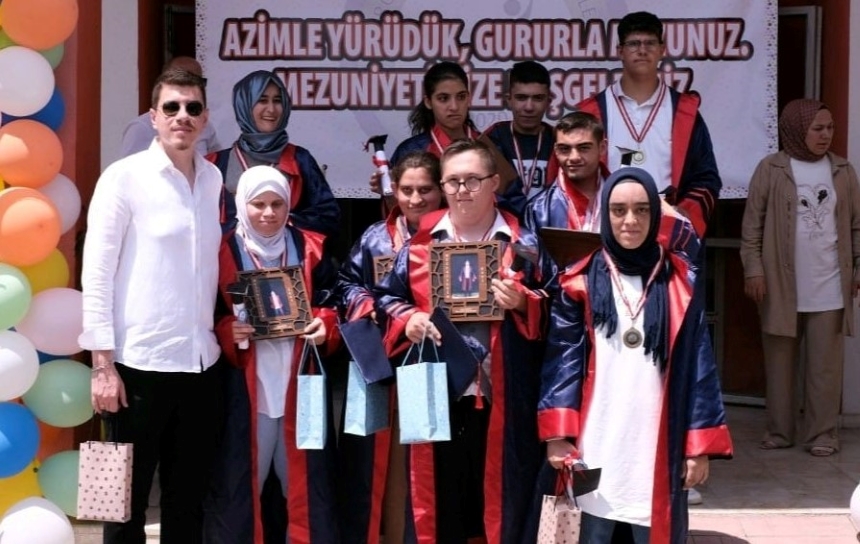 Kahramanmaraş'ta Özel Çocukların Mezuniyet Coşkusu (2)