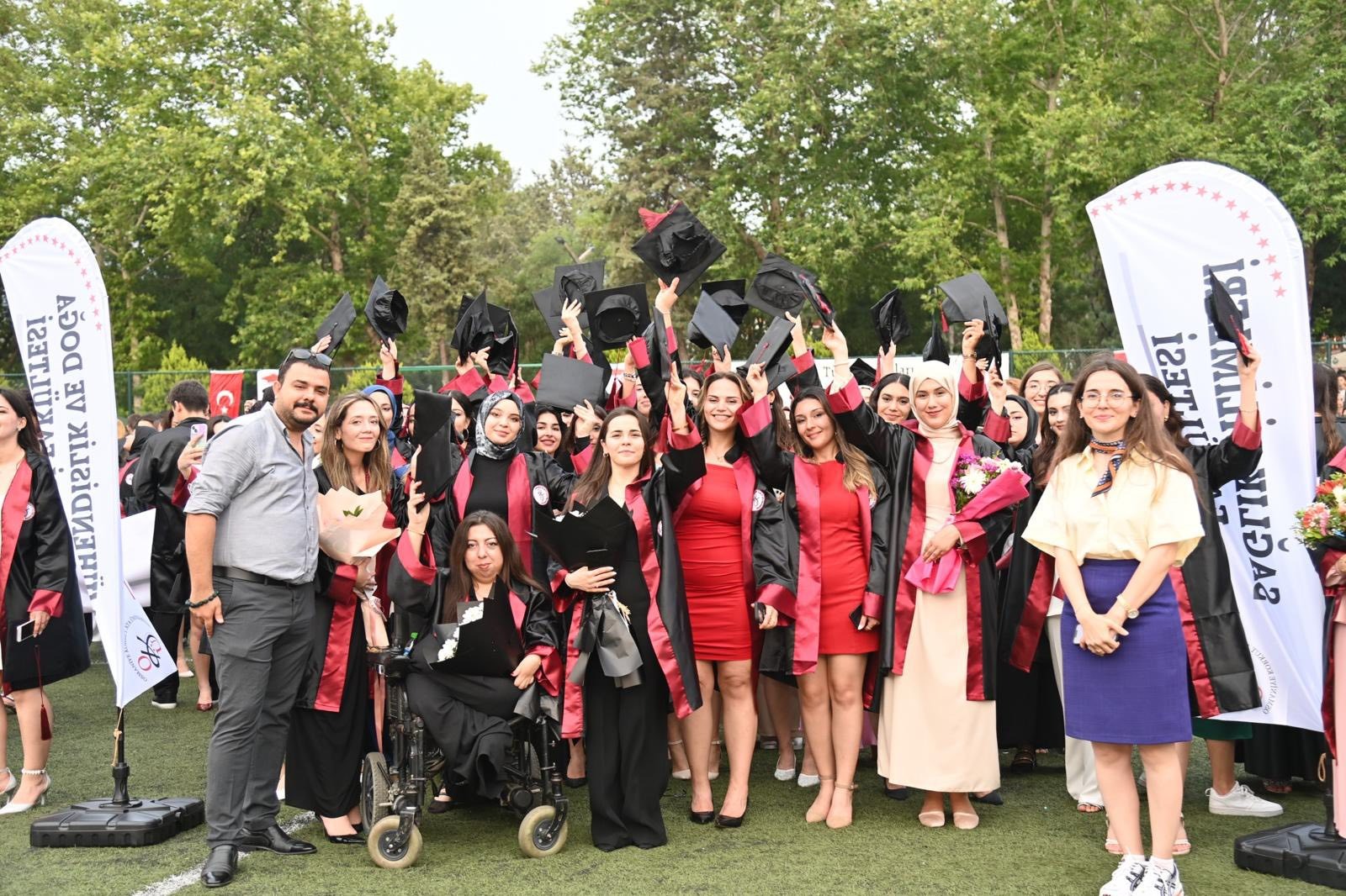 Okü Mezuniyetinde Duygusal Anlar Ve Gurur Dolu Konuşmalar R