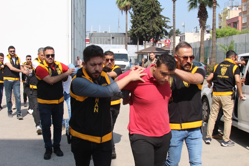 Okul Bitişiğinde Kumarhane Açtılar Tavandan Cephanelik Çıktı (3)