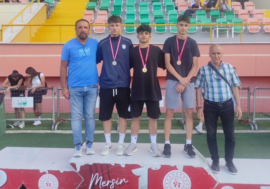Osmaniyeli Sporculardan Mersin'de Madalya Yağmuru!