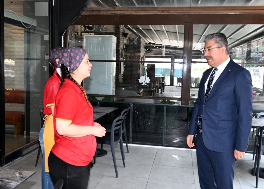 Vali Yılmazdan Esnaf Ziyaretinde Vatandaşla Buluştu