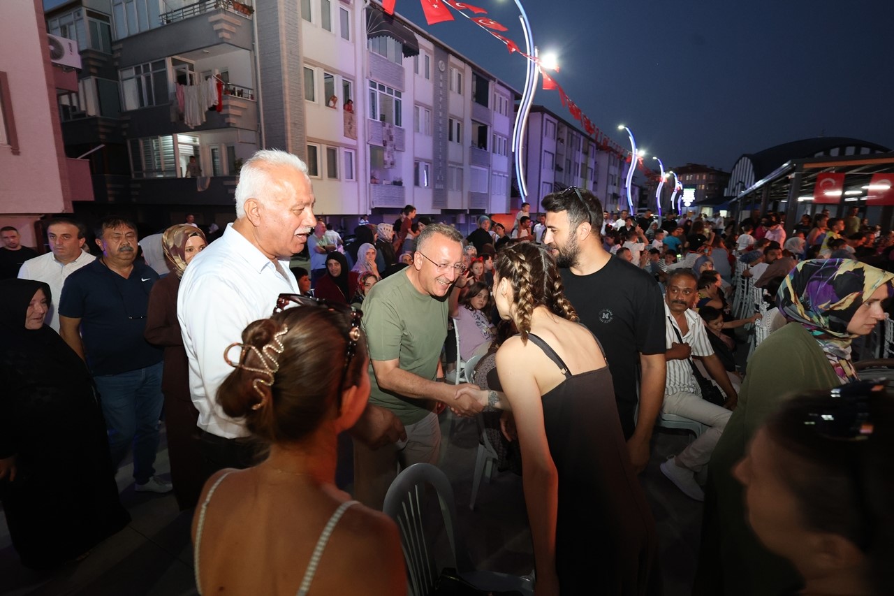 Adapazarı Belediyesi’nden “Yaz Seninle Güzel” Sinema Gecesi