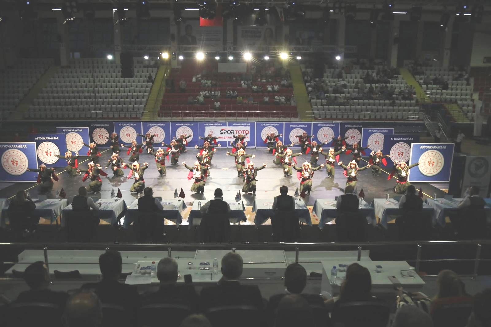 halk oyunları ekibi