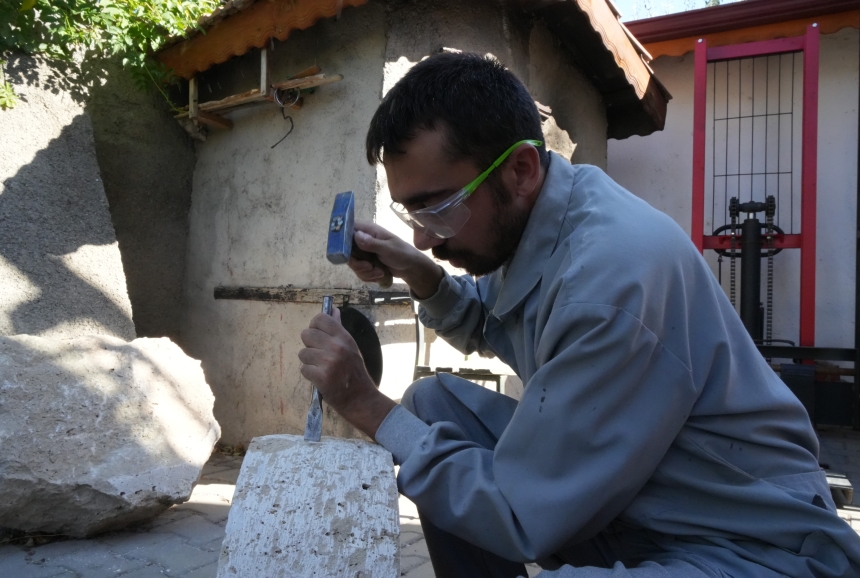 Değirmen Taşı Ustası