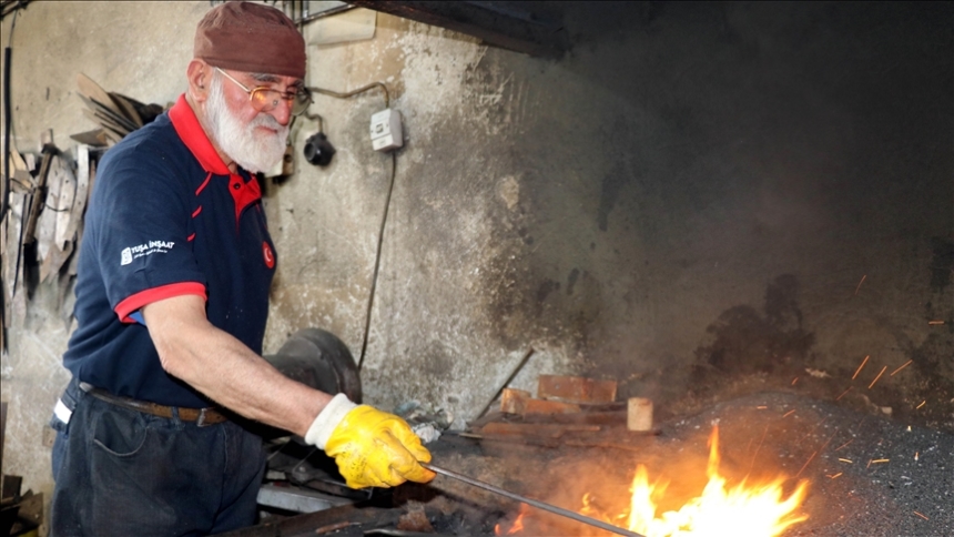 Demir Ustası Mücahit