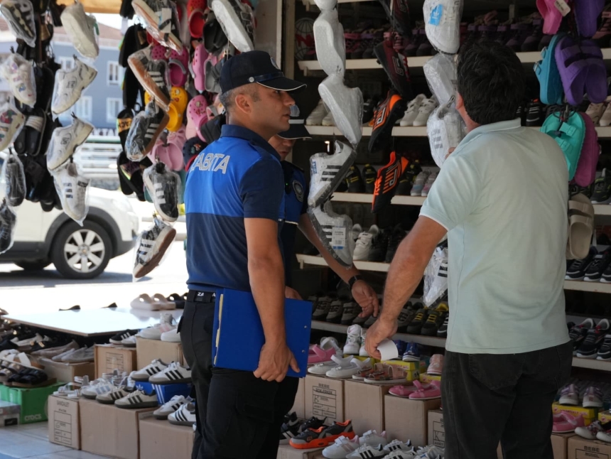 Düzce’de Zabıta Kaldırım İşgallerine Karşı Denetim Yaptı (3)