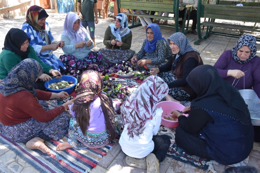 Patlıcan Kurutma Imece Usulu