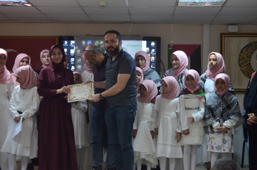 Tügva Başkani Hakan Gül Ve Rümaysa Yeksek