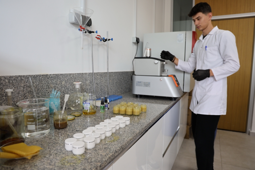 Türkiye’de İlk Geka’dan Apiterapi Ürünleri Üretim Eğitimi (2)