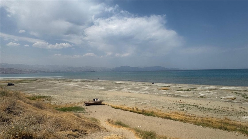 Van Gölü Havzası Kıyıları Çekiliyor1