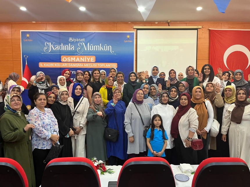 Ak Kadın Hatıra Fotoğrafı