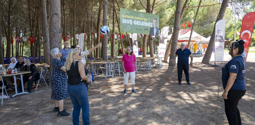 Alzheimer Hastaları Tarsus Gençlik Kampı2