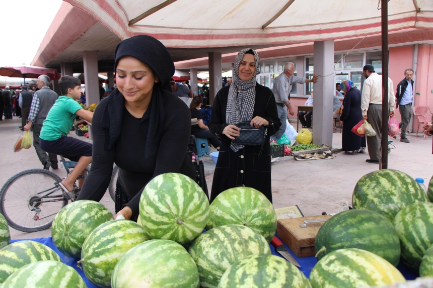 Amasyalı Genç Çiftçi Esra Pazar Tezgahında Hayallerini Büyütüyor (5)