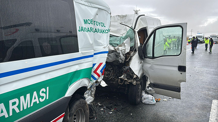 Ankara Niğde Otoyolu Feci Kaza (2)