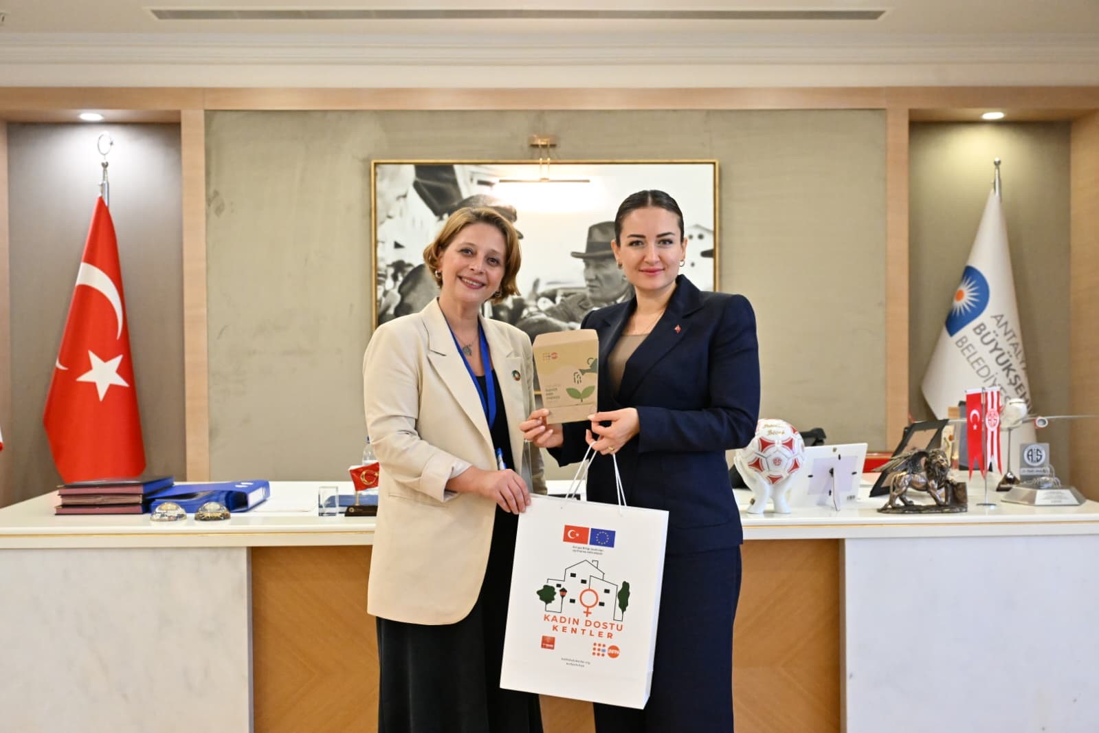 Antaly'da ‘Kadın Dostu Kentler Iii’ Programı Sürüyor (1)