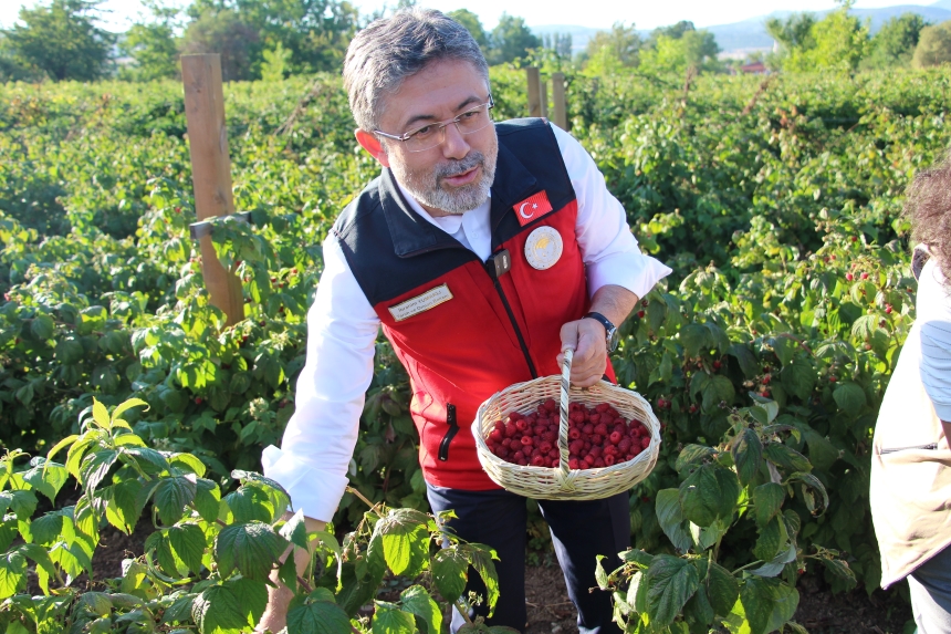 Bakan Yumaklı Genç Üreticilerle Tarımda Yeni Bir Ekosistem Kuruluyor (3)