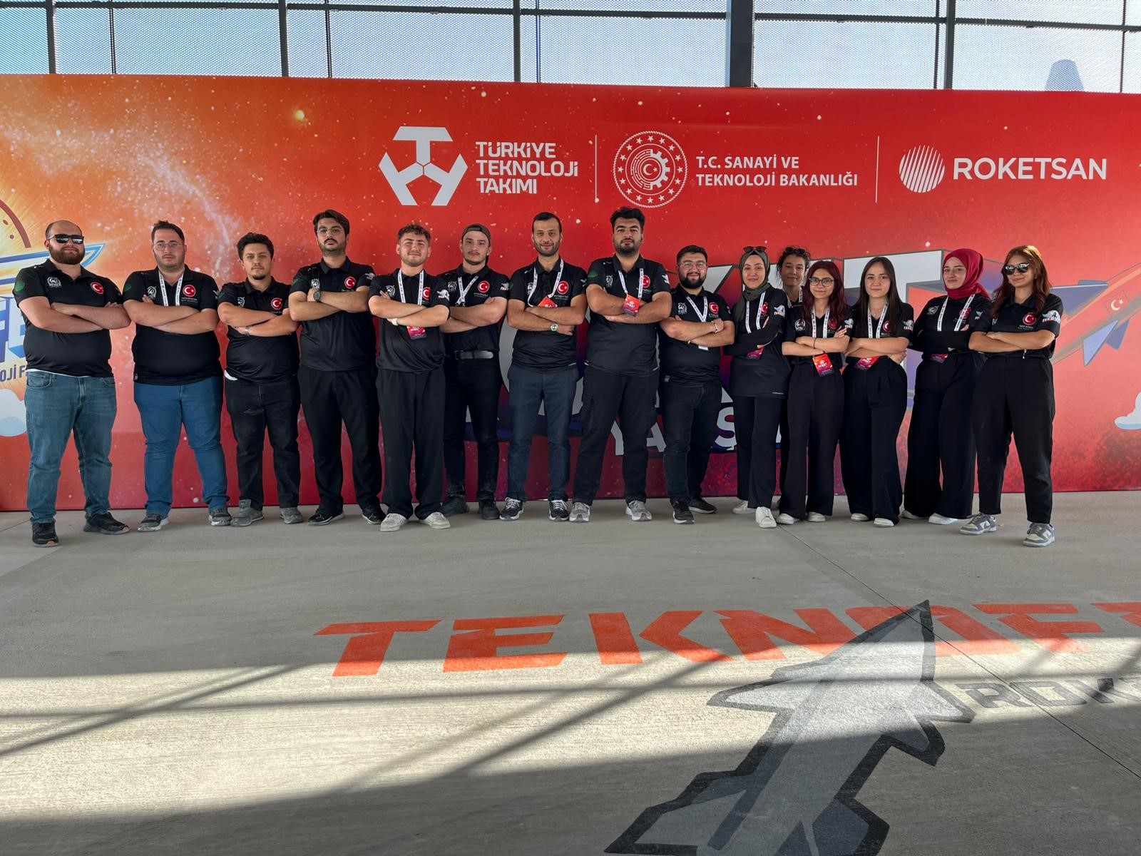 Bartın Üniversitesi Roket Takımı Teknofest'te Gökyüzüne Damga Vurdu (3)