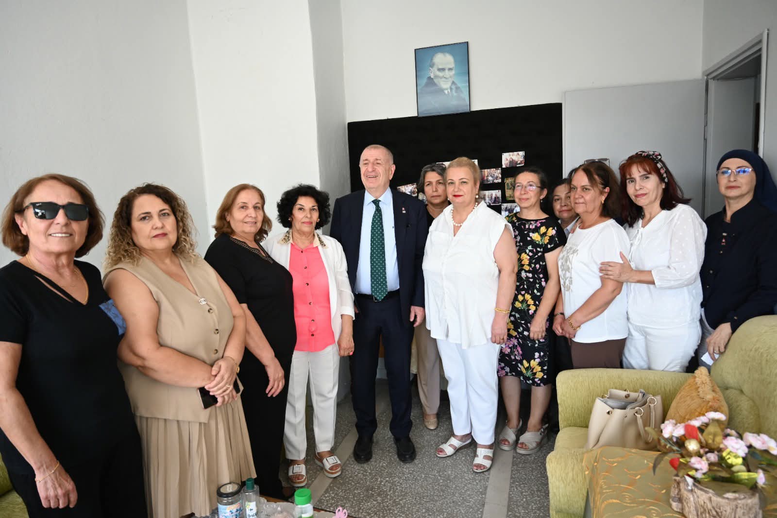 F B I M G 1758825930640