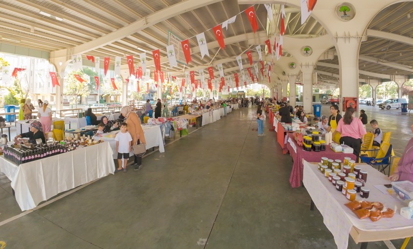 Gaziantep'te Üreten Kadınlar Çarşısı Açıldı (2)