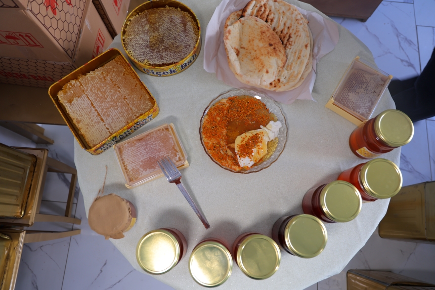 Kahramanmaraş’ın Bal Doktoruna Bella Hadid'ten Paylaşım (3)