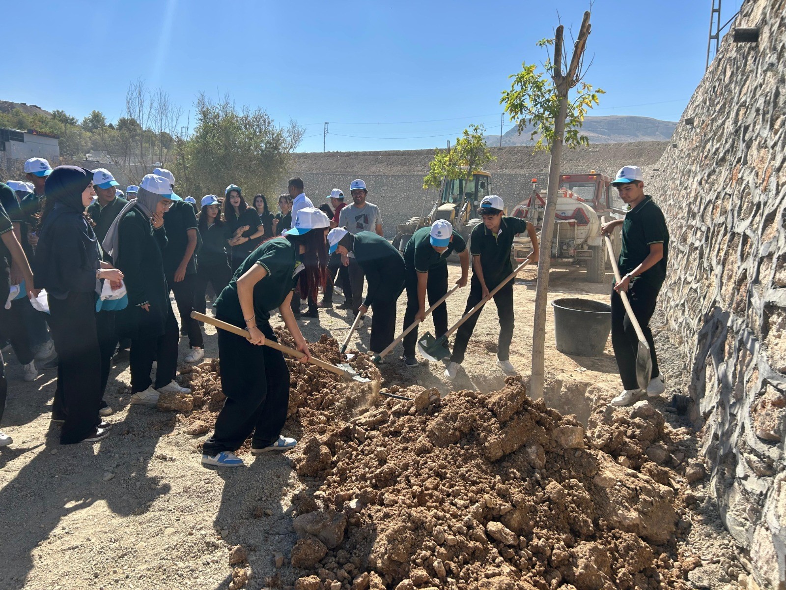 Malatya Battalgazi Belediyesi'nden Fethe Özel Bin 101 Fidan (3)