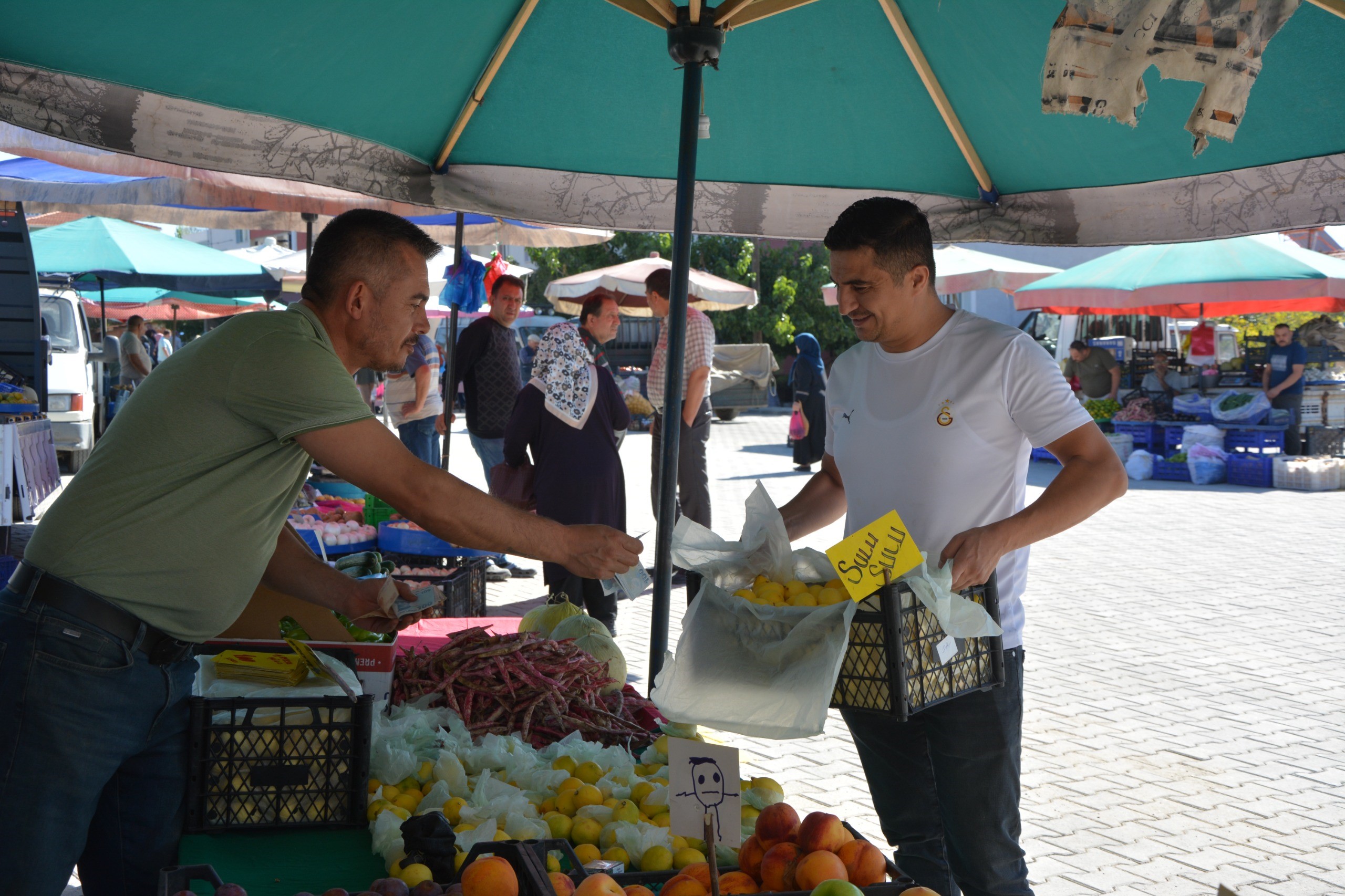 Manisa Demirci’de İlk Kez Semt Pazarı Kuruldu (3)