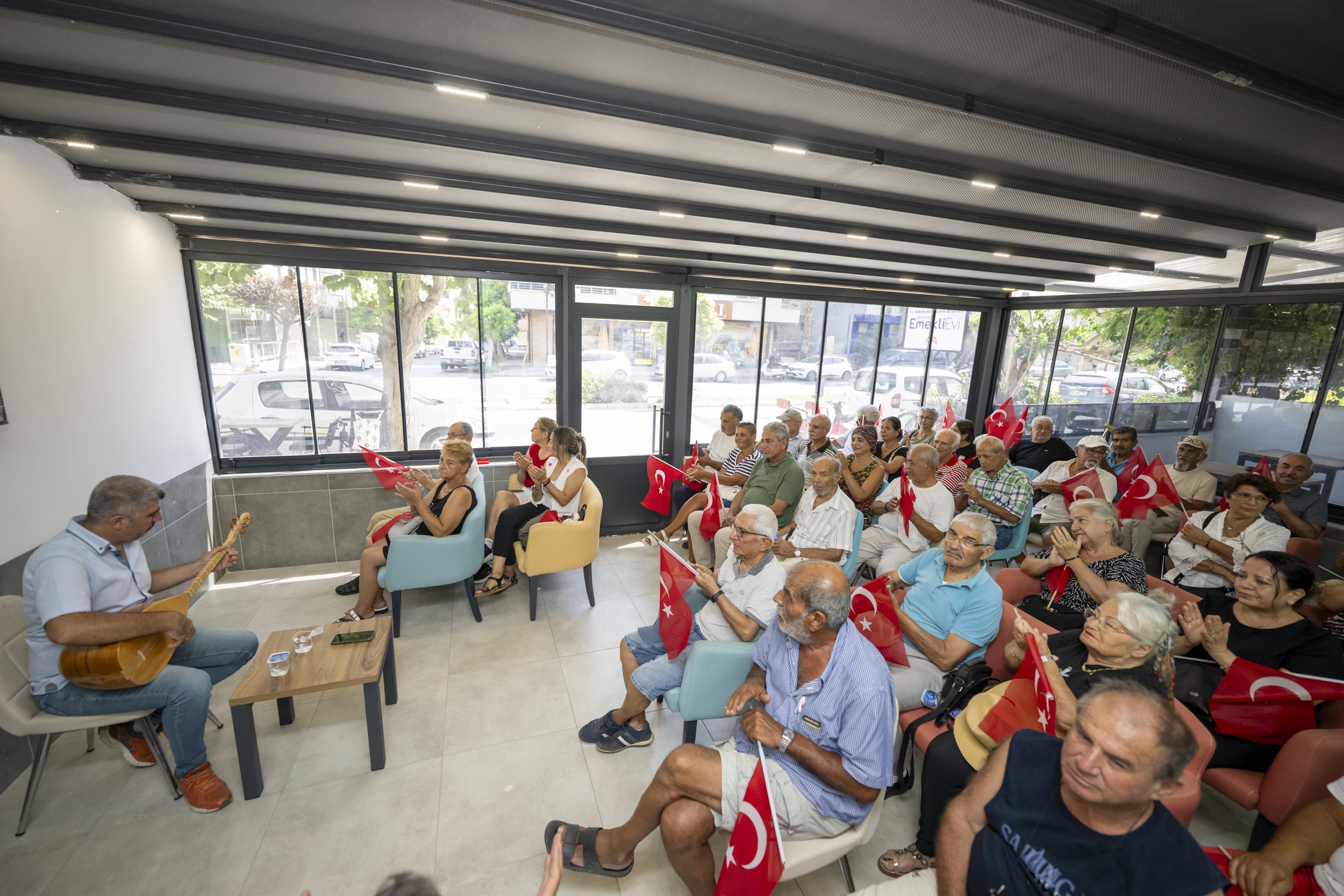 Mersin Belediyesi Emekli Evi’nde; 30 Ağustos Coşkusu (1)