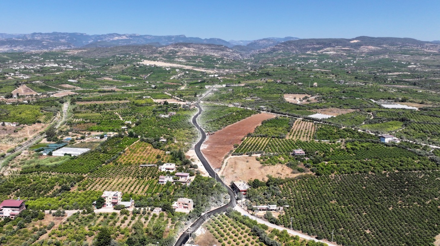 Mersin Mezitli'de, Meski̇ Yolları Modern Asfaltla Yeniledi1