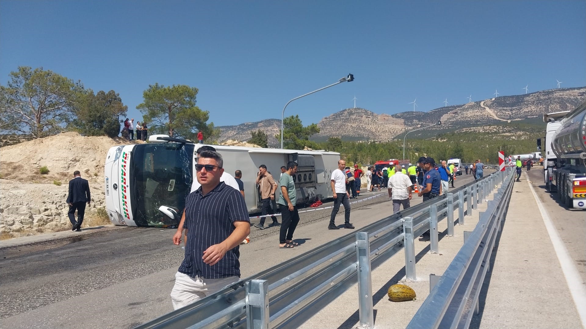 Mersin Mut'ta Otobüs Ve Kamyon Çarpıştı Ölü Ve Yaralılar Var (4)