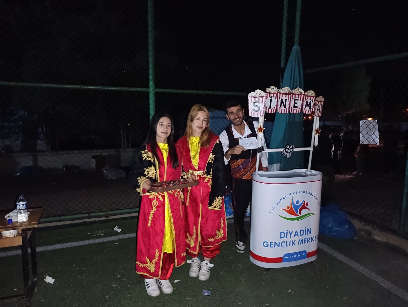 Tendürek Dağı Eteklerinde Açık Hava Sineması (2)