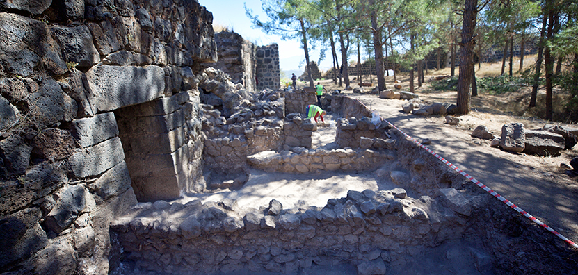 Toprakkale Kalesinde Kazı4