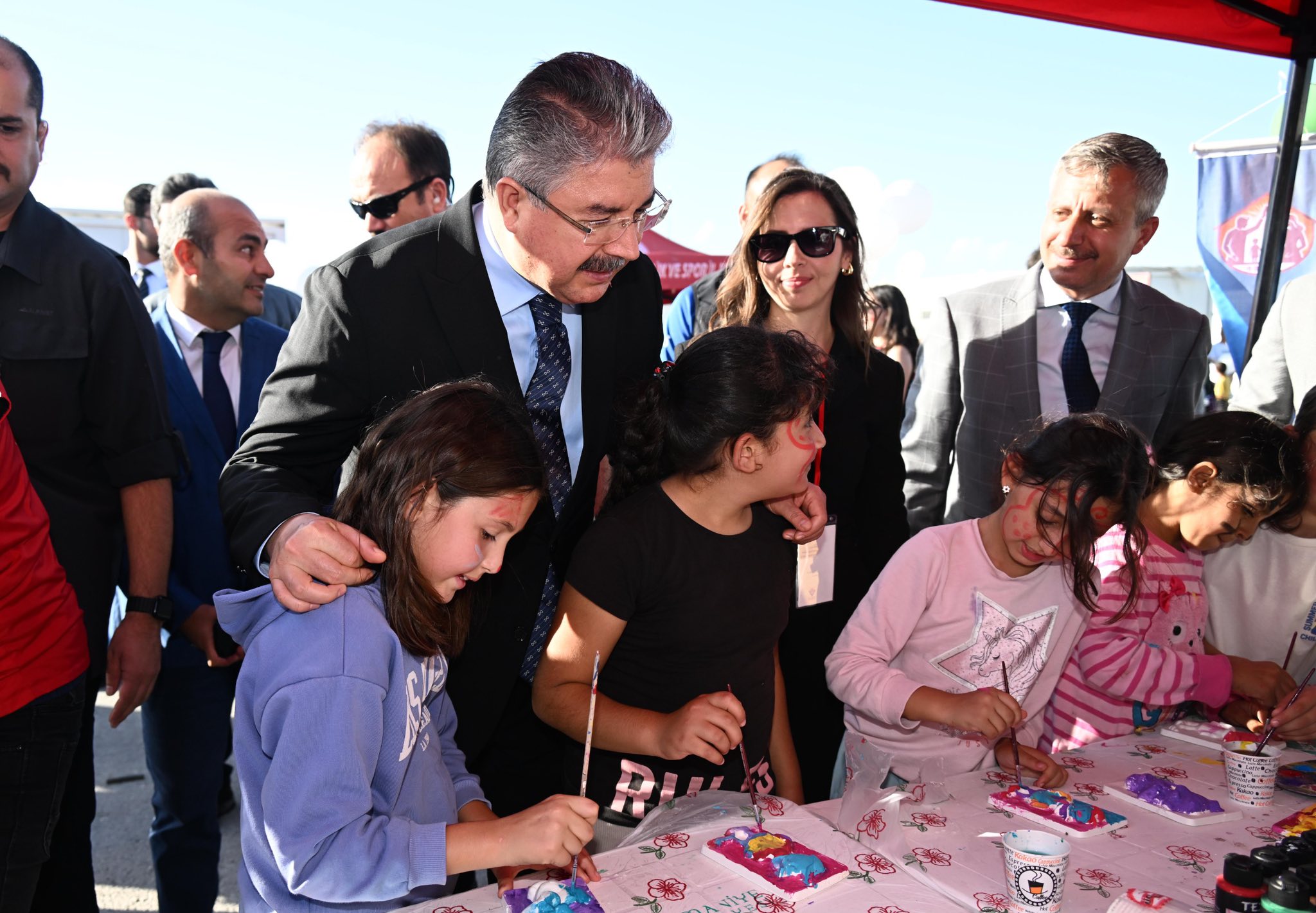 569304607 1247085717460341 4141900498633394615 N