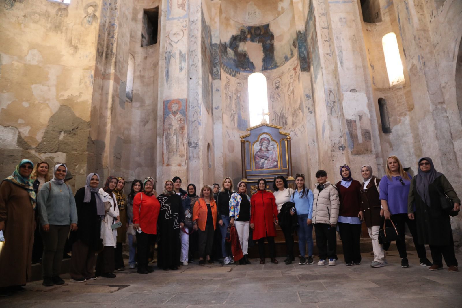 Osmaniye'de şehit aileleri ve gaziler van'ı gezdi