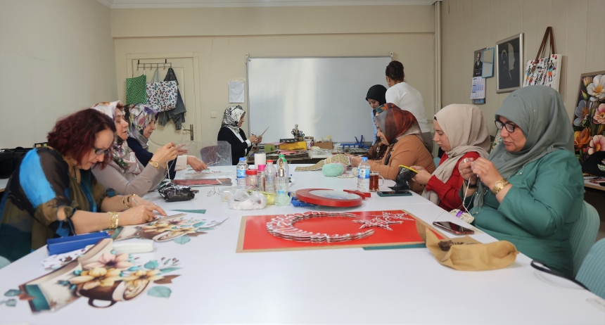 Kadınlar El Sanatları Kursu (1)