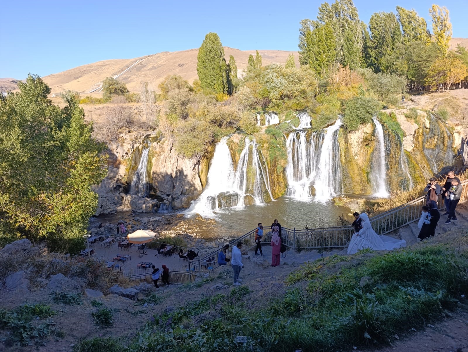 Muradiye Şelalesi (1)