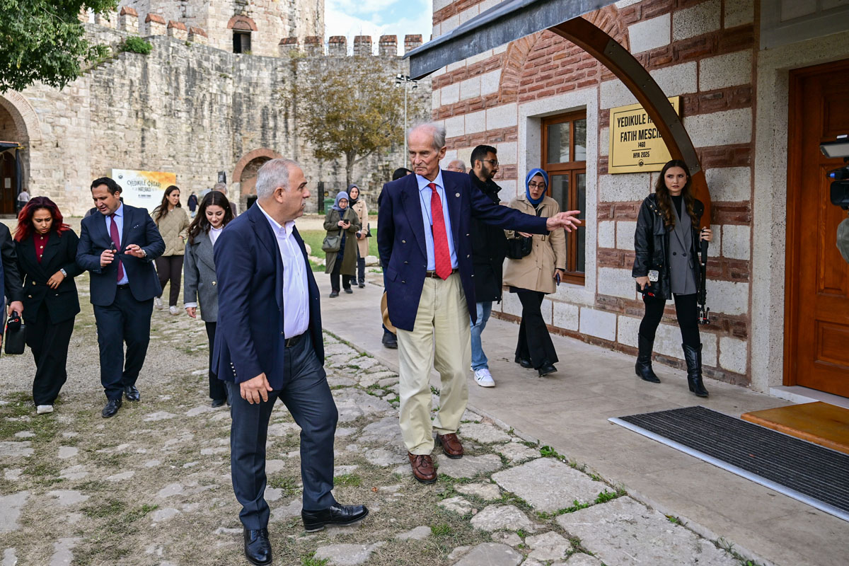 Rus Yazar Tolstoy’un Kuzeni Nikolai Tolstoy İstanbul’da (1)-1