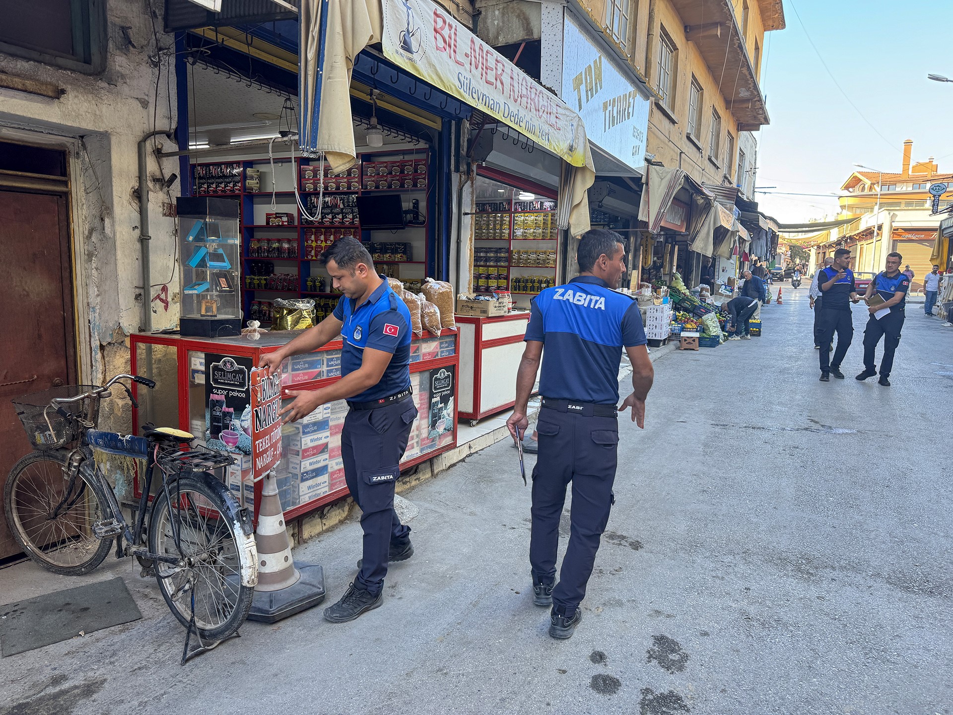 Tarsus Belediyesi'nden Kaldırım İşgali (2)