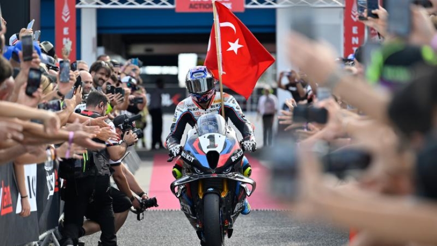 Toprak Razgatlıoğlu, 3. Kez 2025 Dünya Superbike Şampiyonu (6)