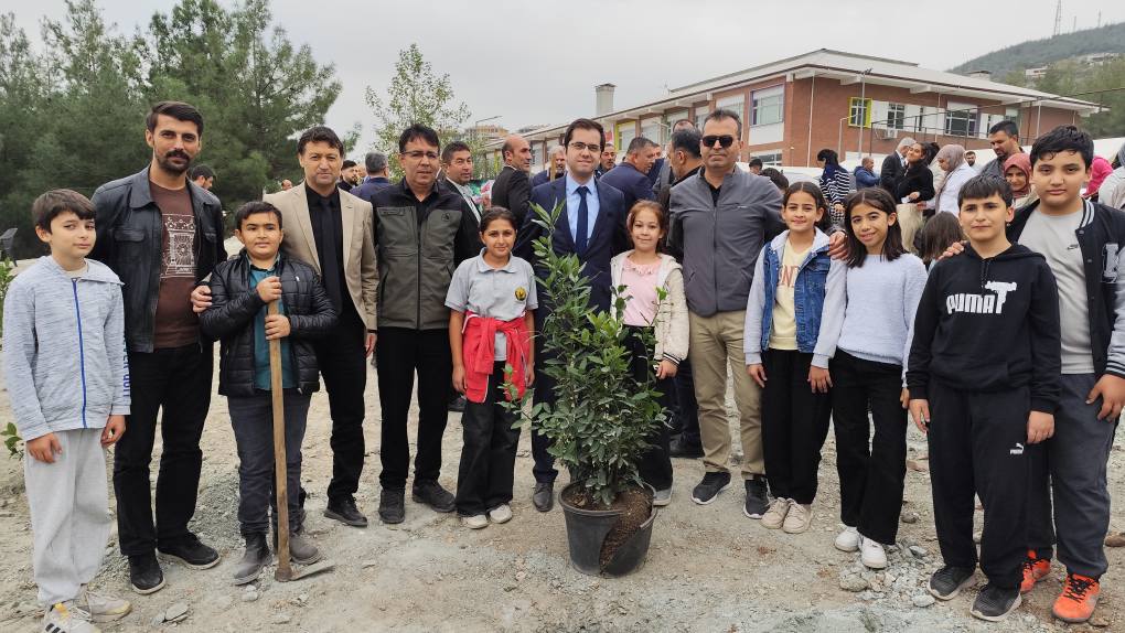 581154168 1263690635802053 3169979681365757377 N