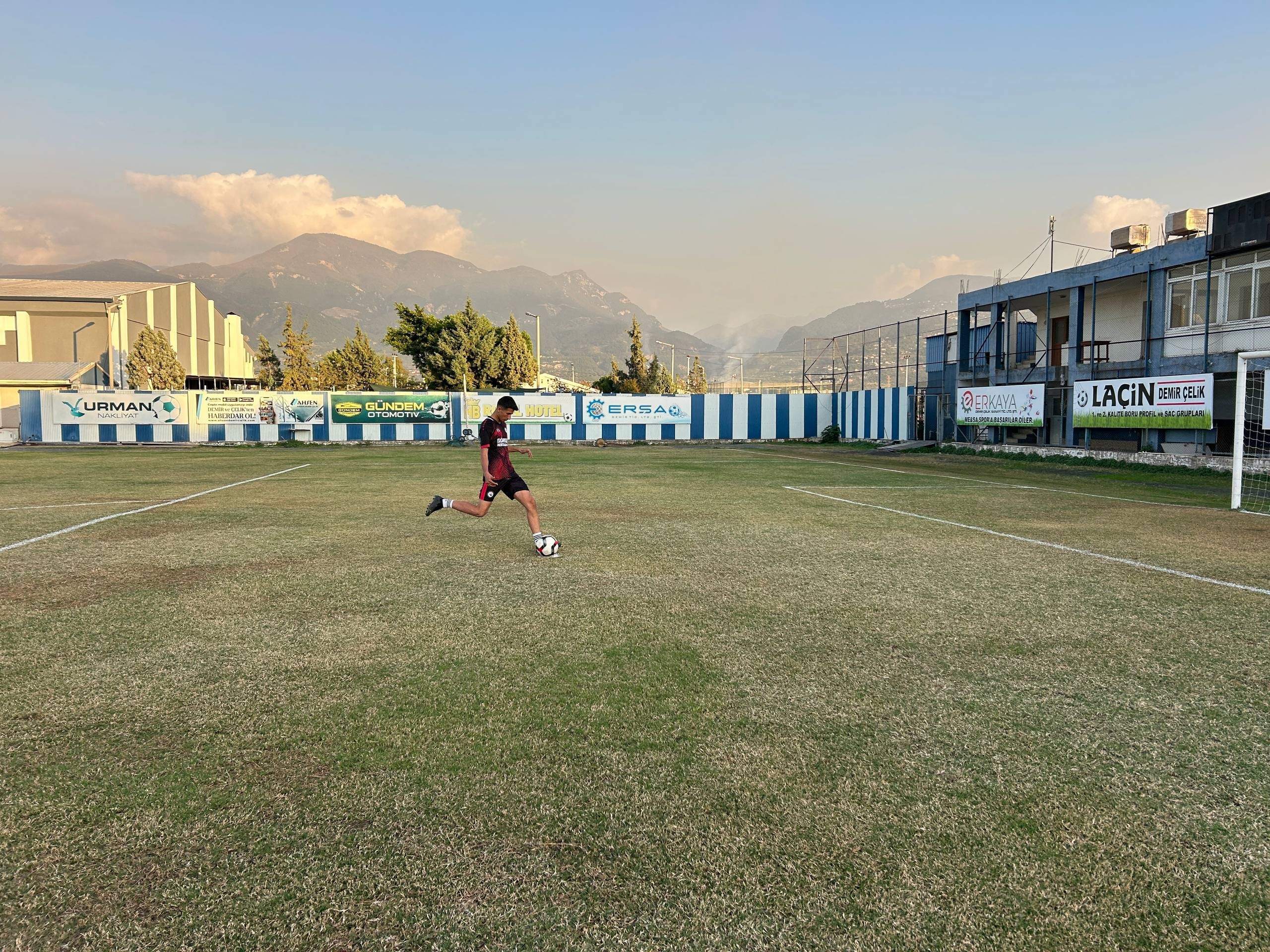 Baba Ve Oğul, Aynı Takımın Başarısı İçin Ter Döküyor (2)