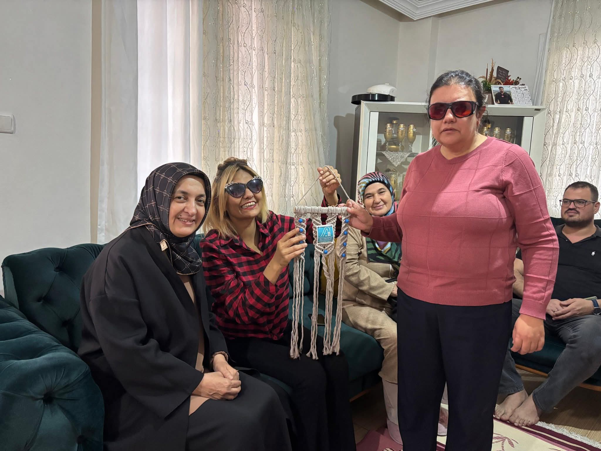 F B I M G 1763655634788